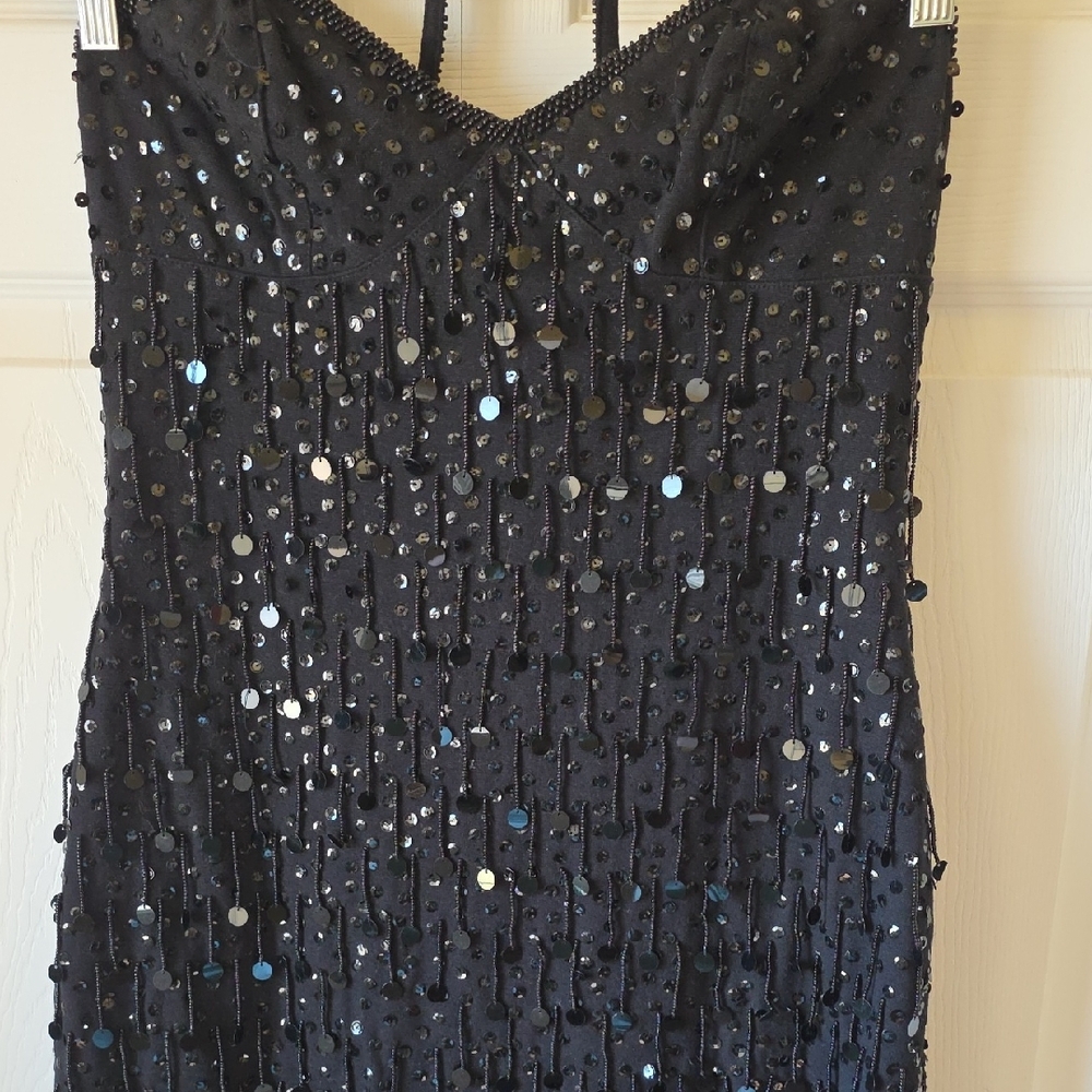 Elegant Black Sequin Midi Dress - Picture 5 of 12